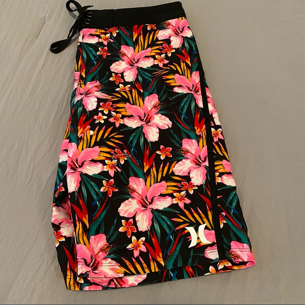 Hurley floral 20” board shorts swim trunk size 20